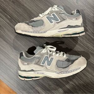 New Balance Gray 2002r protection pack size M 9